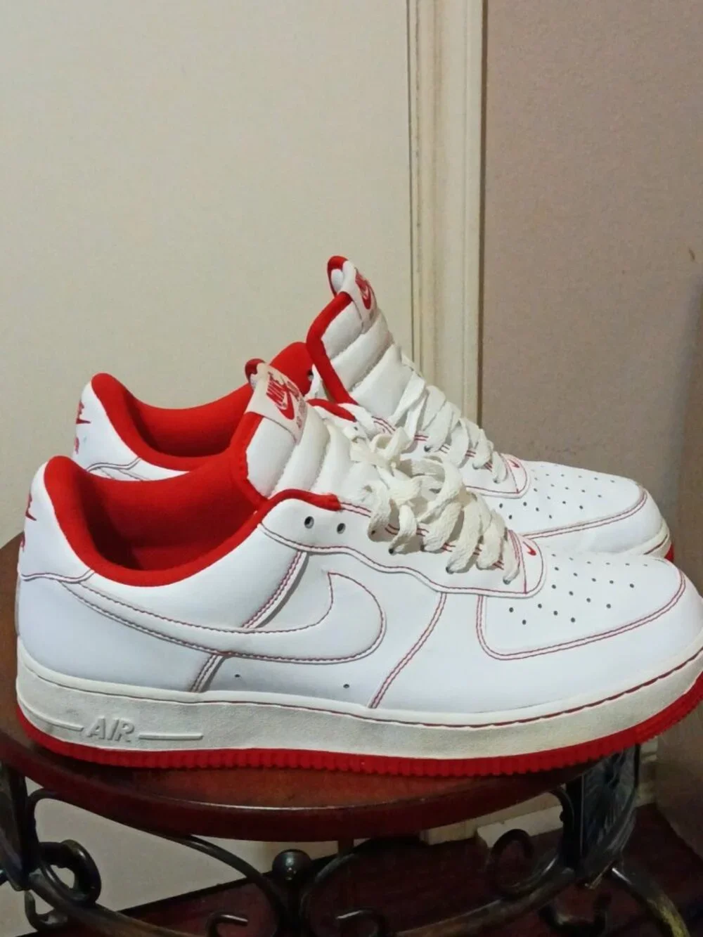 Nike Air Force 1 Sneakers Mens Size 11 US White University Red Shoes CV1724-100
